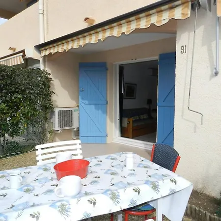 2 Pieces Avec Terrasse Et Piscine, - Fr-1-826-9 * La Londe-les-Maures
