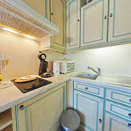 2 Pieces Avec Terrasse Et Piscine, - Fr-1-826-9 Apartment *