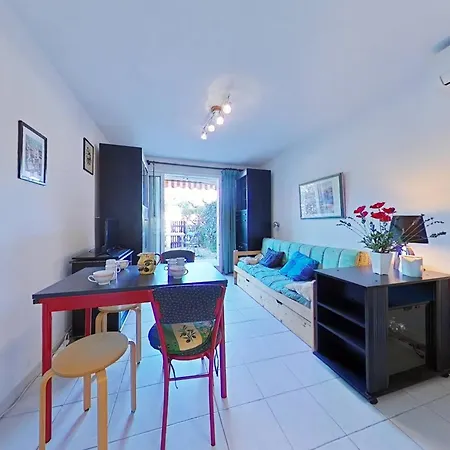 2 Pieces Avec Terrasse Et Piscine, - Fr-1-826-9 Apartment La Londe-les-Maures